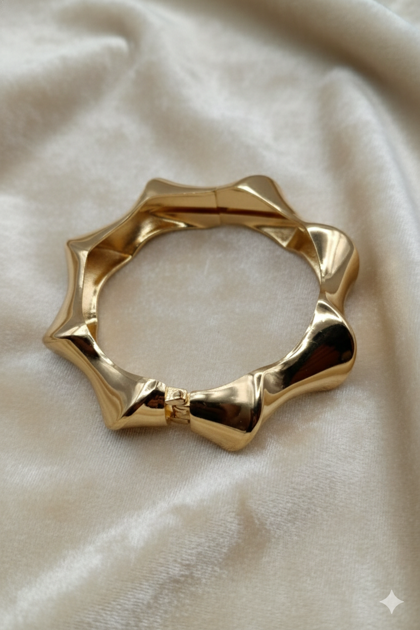 Anti Tarnish-Curved Gold Bangle Bracelet
