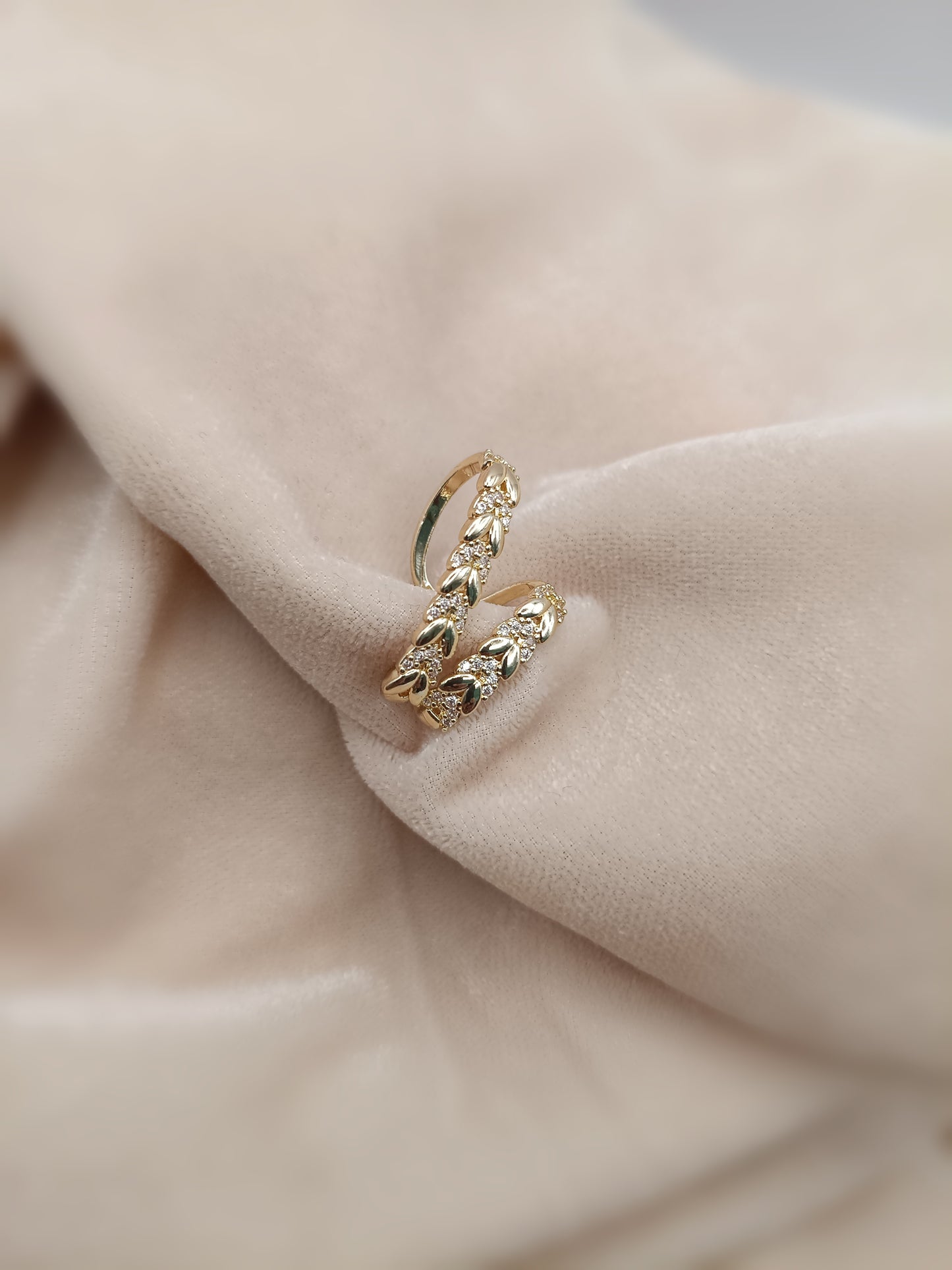 Gold Plated_Crystal studded Single Ear Cuffs