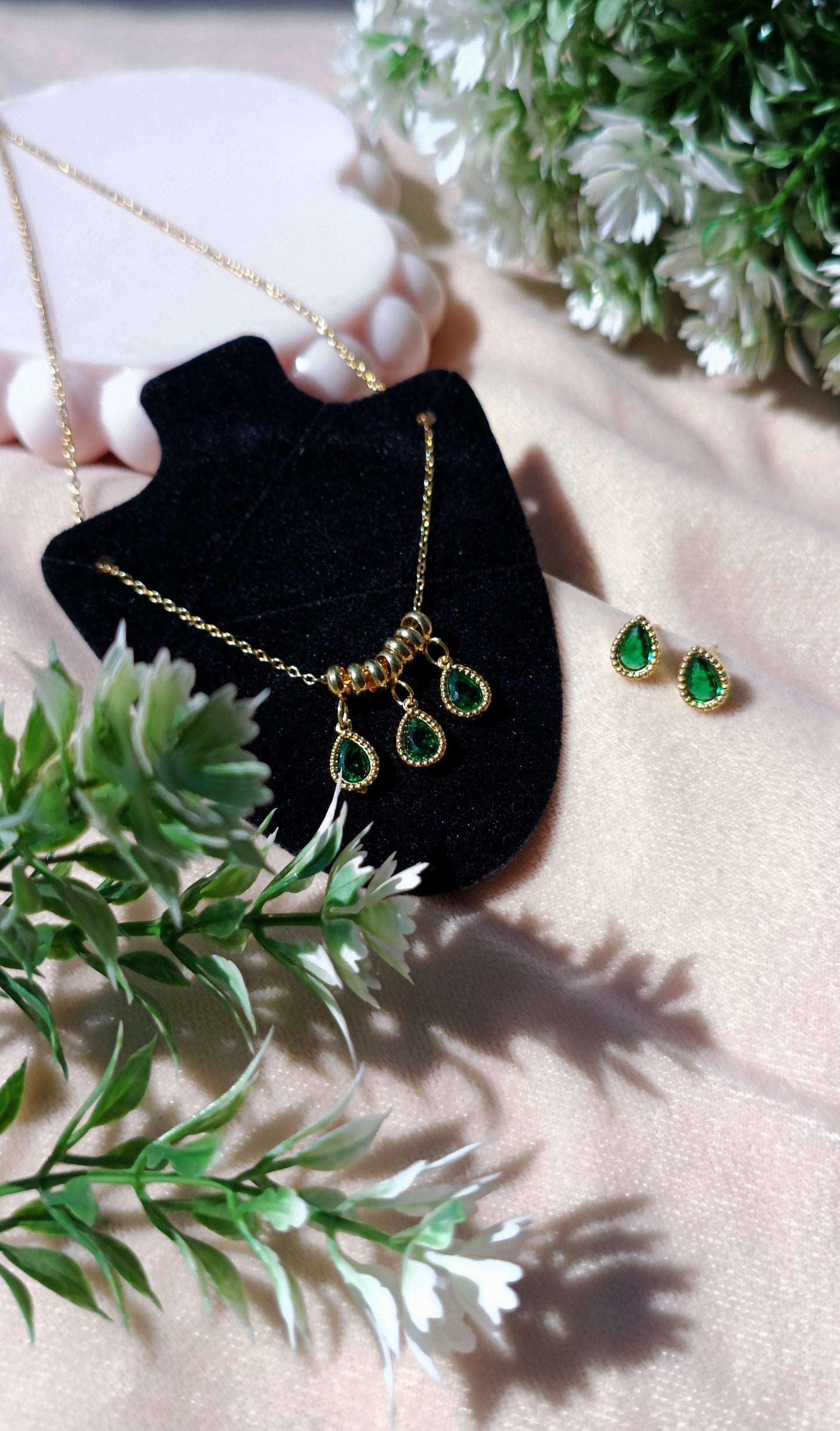 Gold Plated Green Heart Pendant Necklace Set