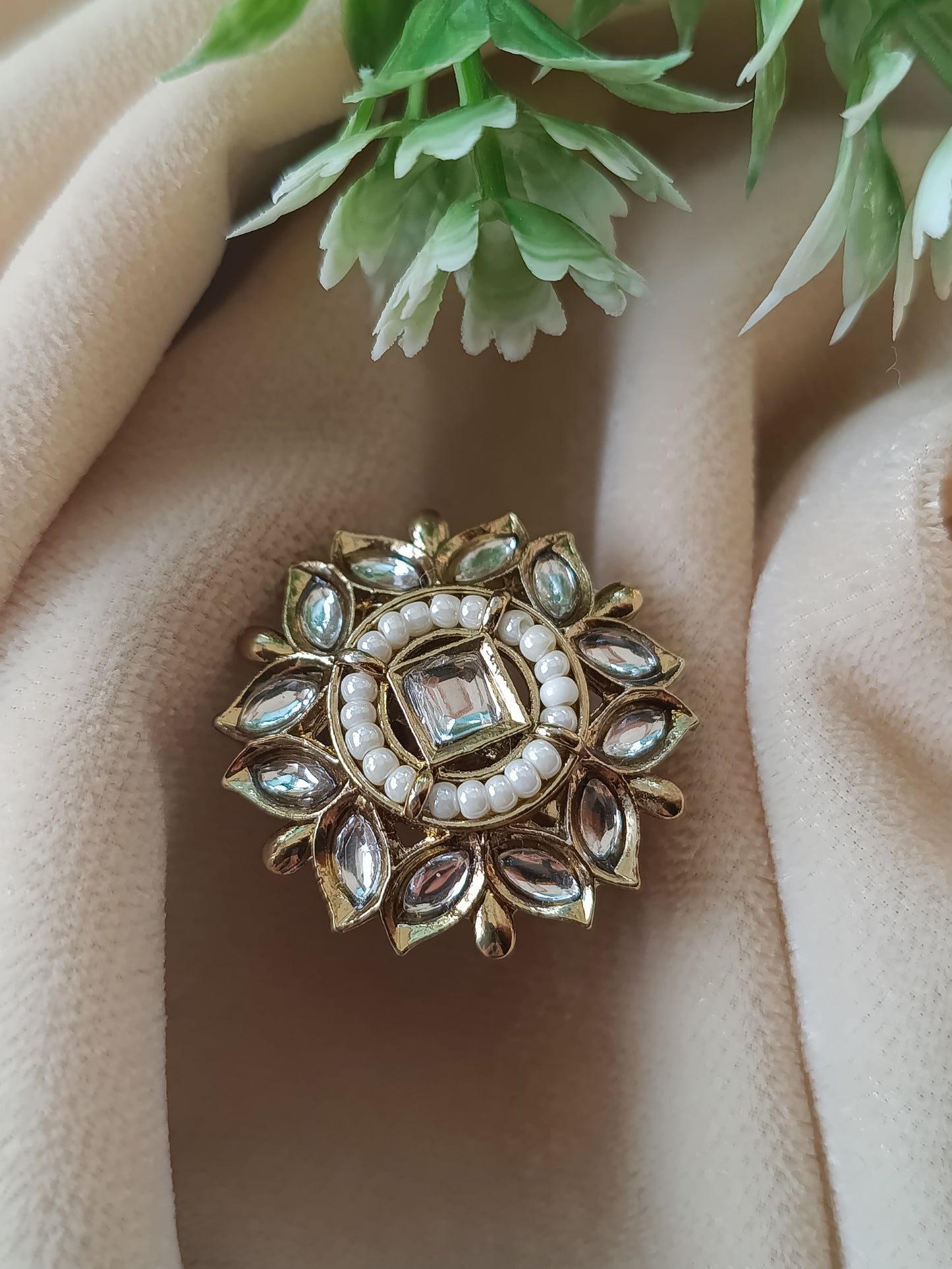 Gold-plated Adjustable Finger Ring With Kundan Stone