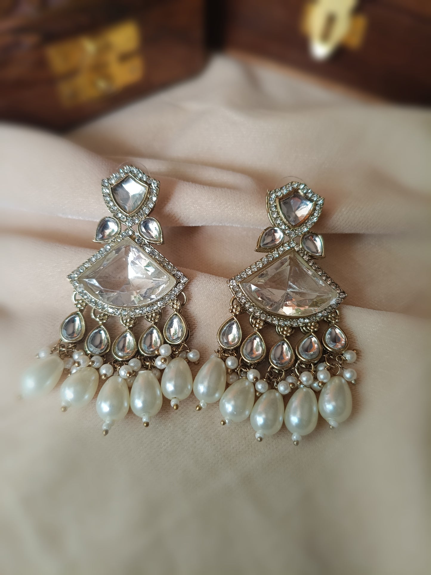 Kundan Chand Pendant Necklace