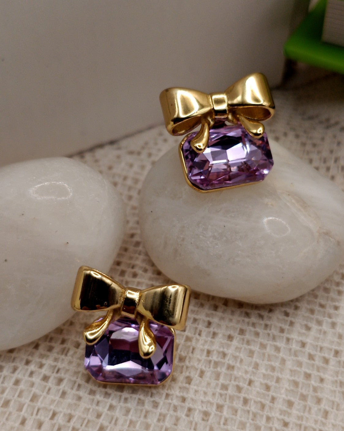 Anti Tarnish_Cubic Gemstone Bow Stud Earrings