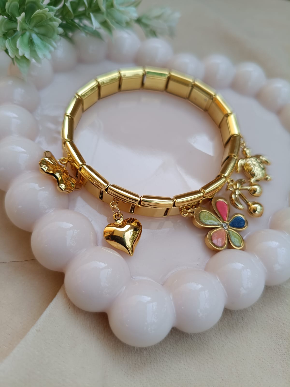 Anti Tarnish_Gold Charm Bracelet with Floral Pendants