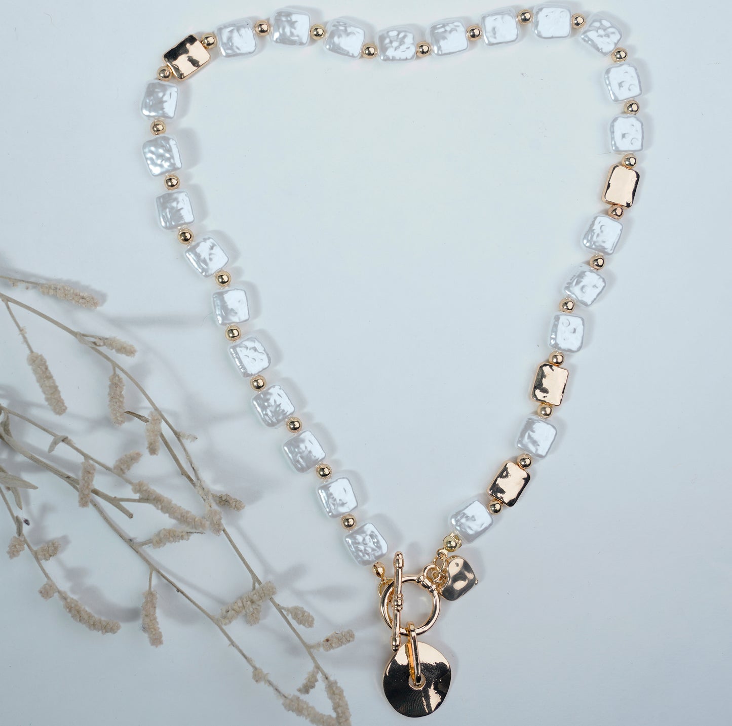 Anti Tarnish_Uncut Pearl Golden & white Stone Necklace