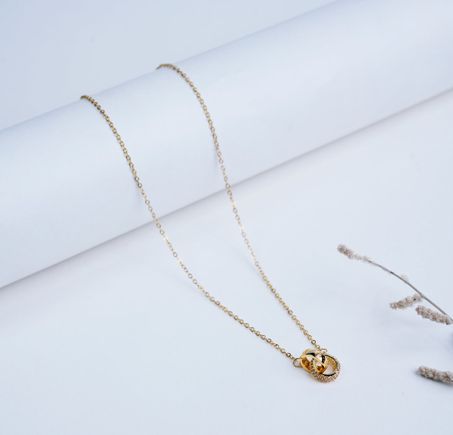 Anti Tarnish_Gold Plated Ring Shape Necklace