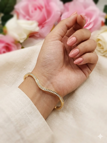 Anti Tarnish_Elegant Wave-Shaped Hinged Bangle Bracelet