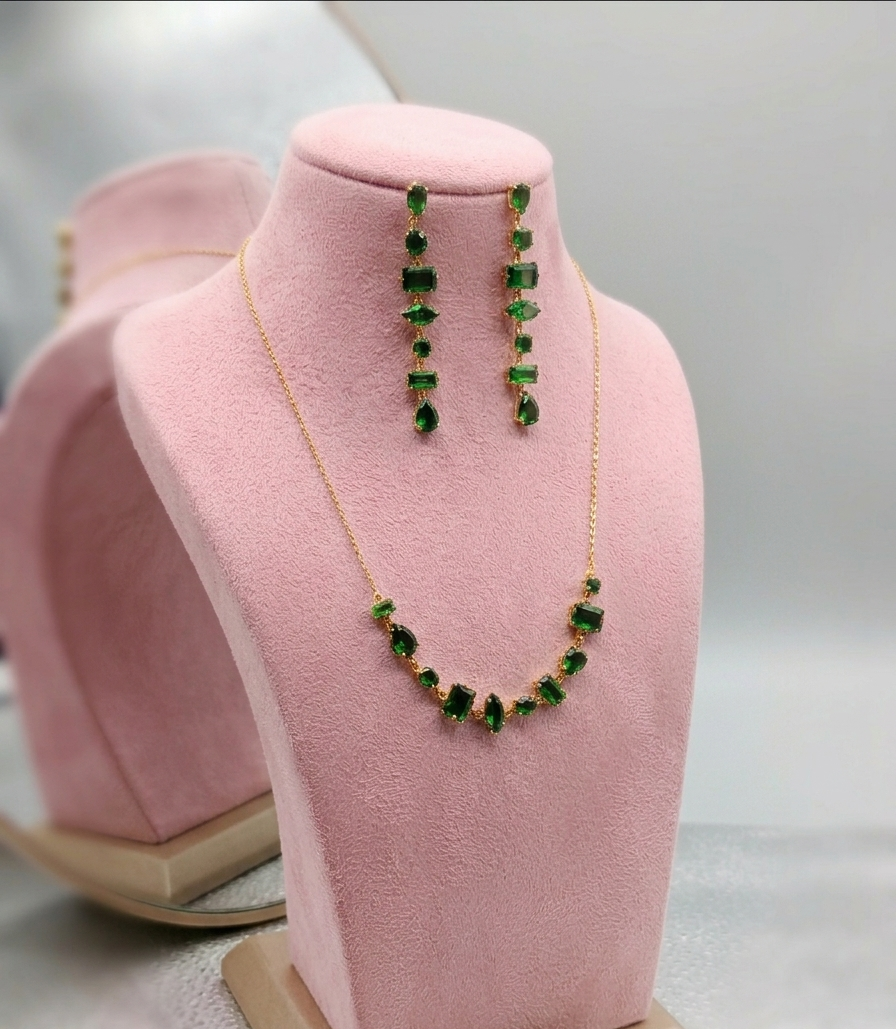 Anti Tarnish_Emerald Inspired Gold Plated Jewellery Set