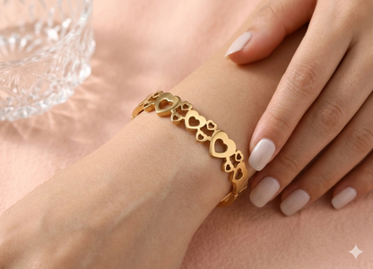 Anti Tarnish_Gold Plated Heart Shape Bracelet