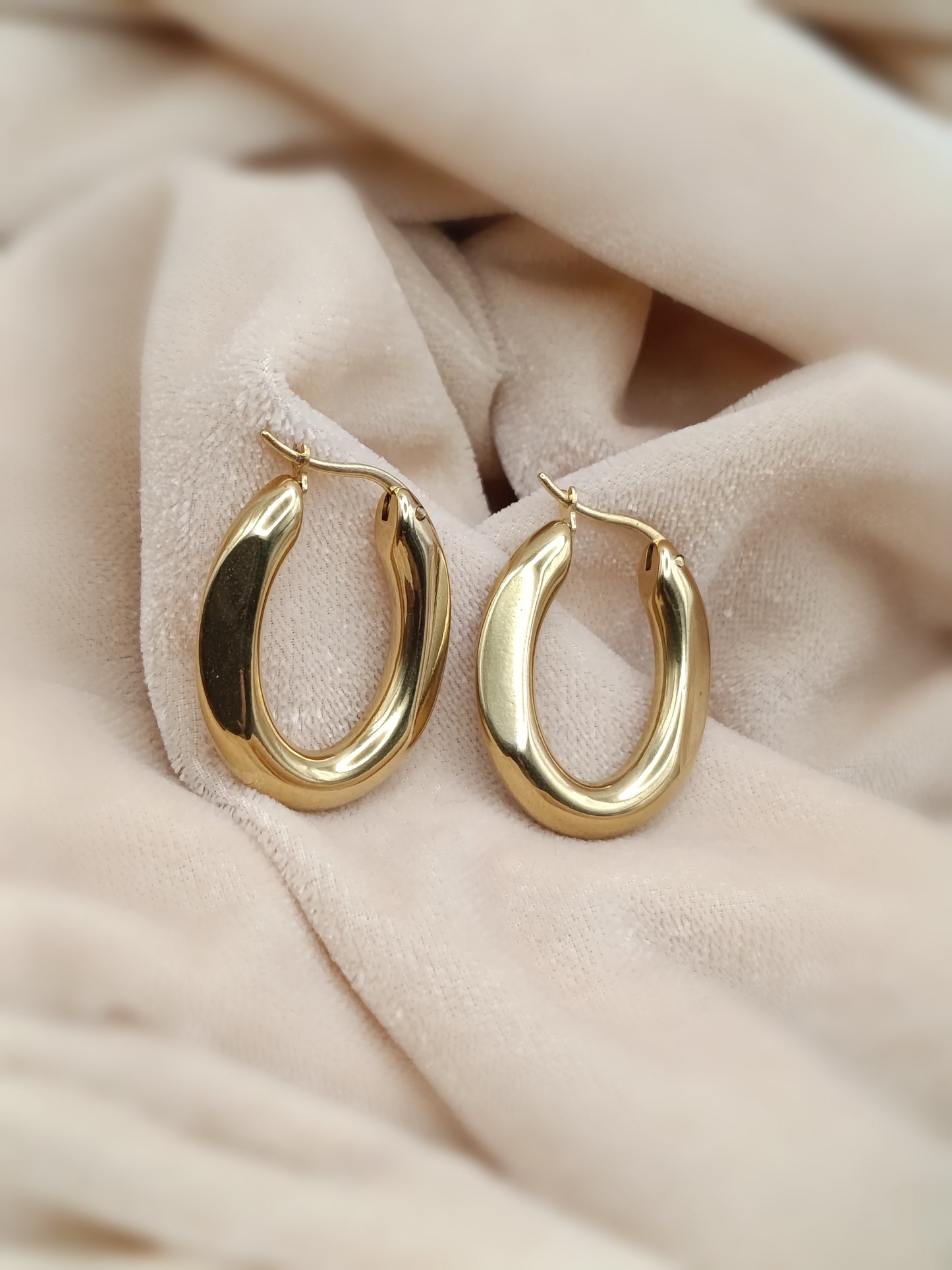 Gold-Plated Chunky Oval Hoop Earrings Set