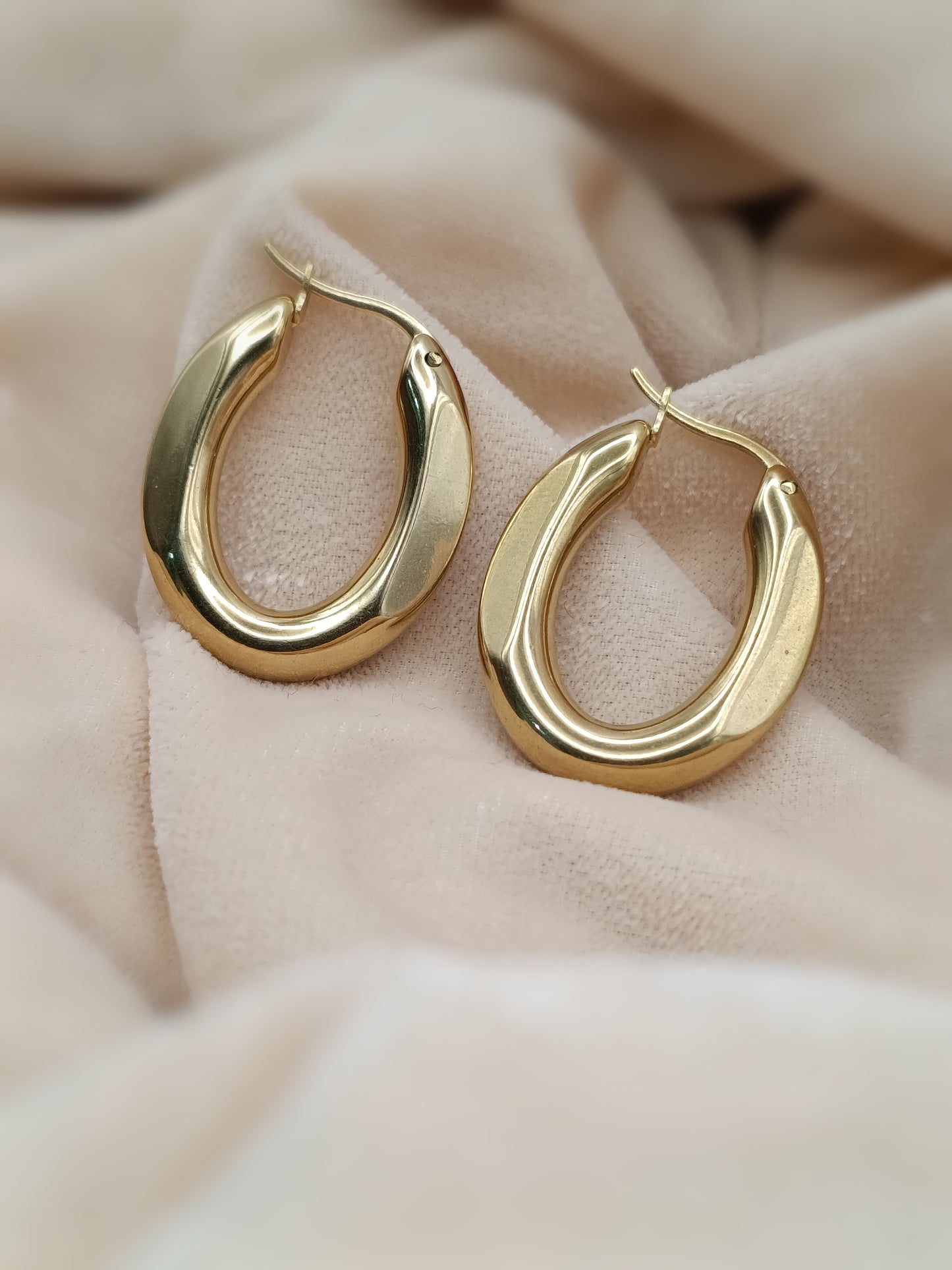 Gold-Plated Chunky Oval Hoop Earrings Set