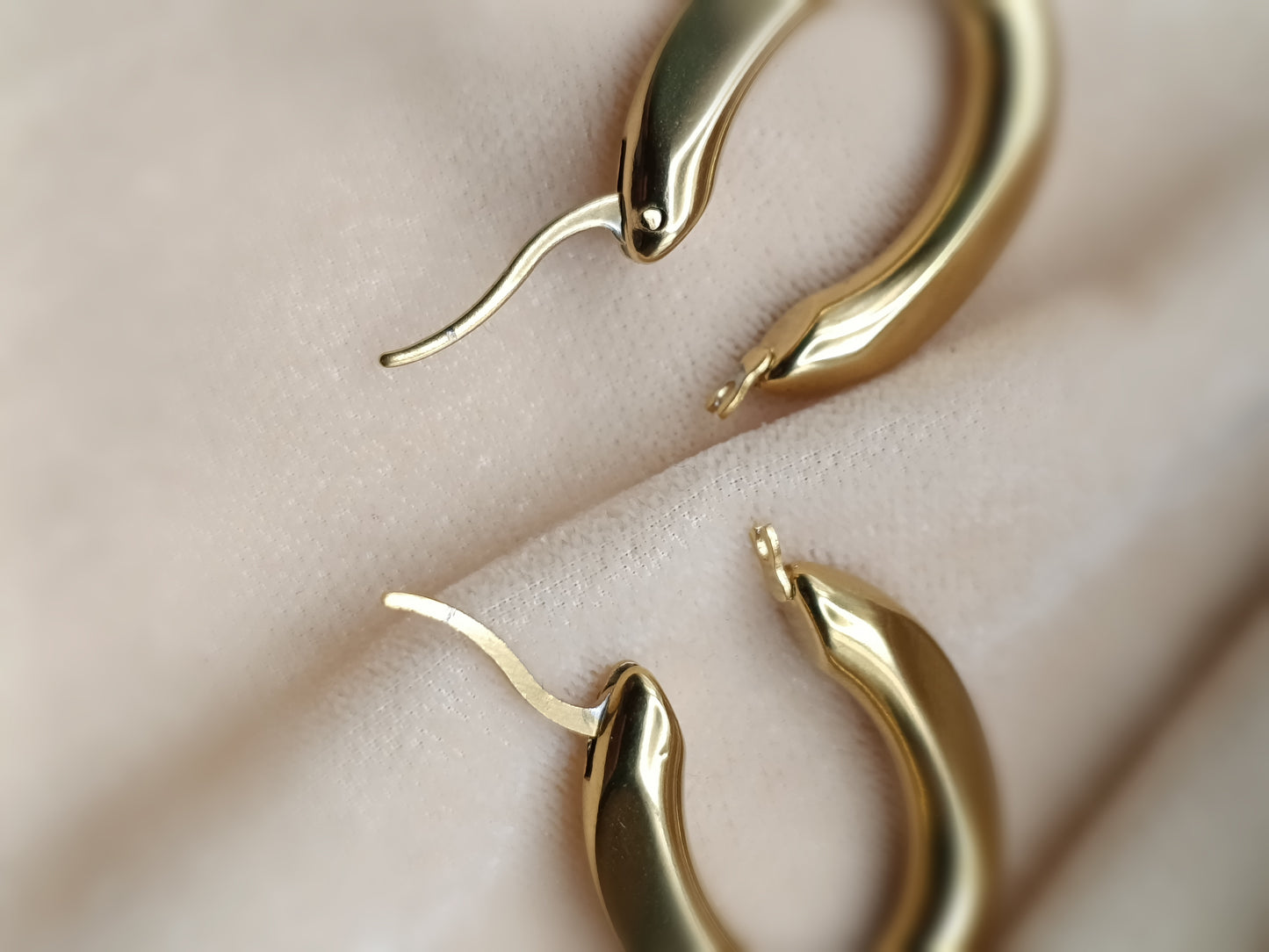 Gold-Plated Chunky Oval Hoop Earrings Set