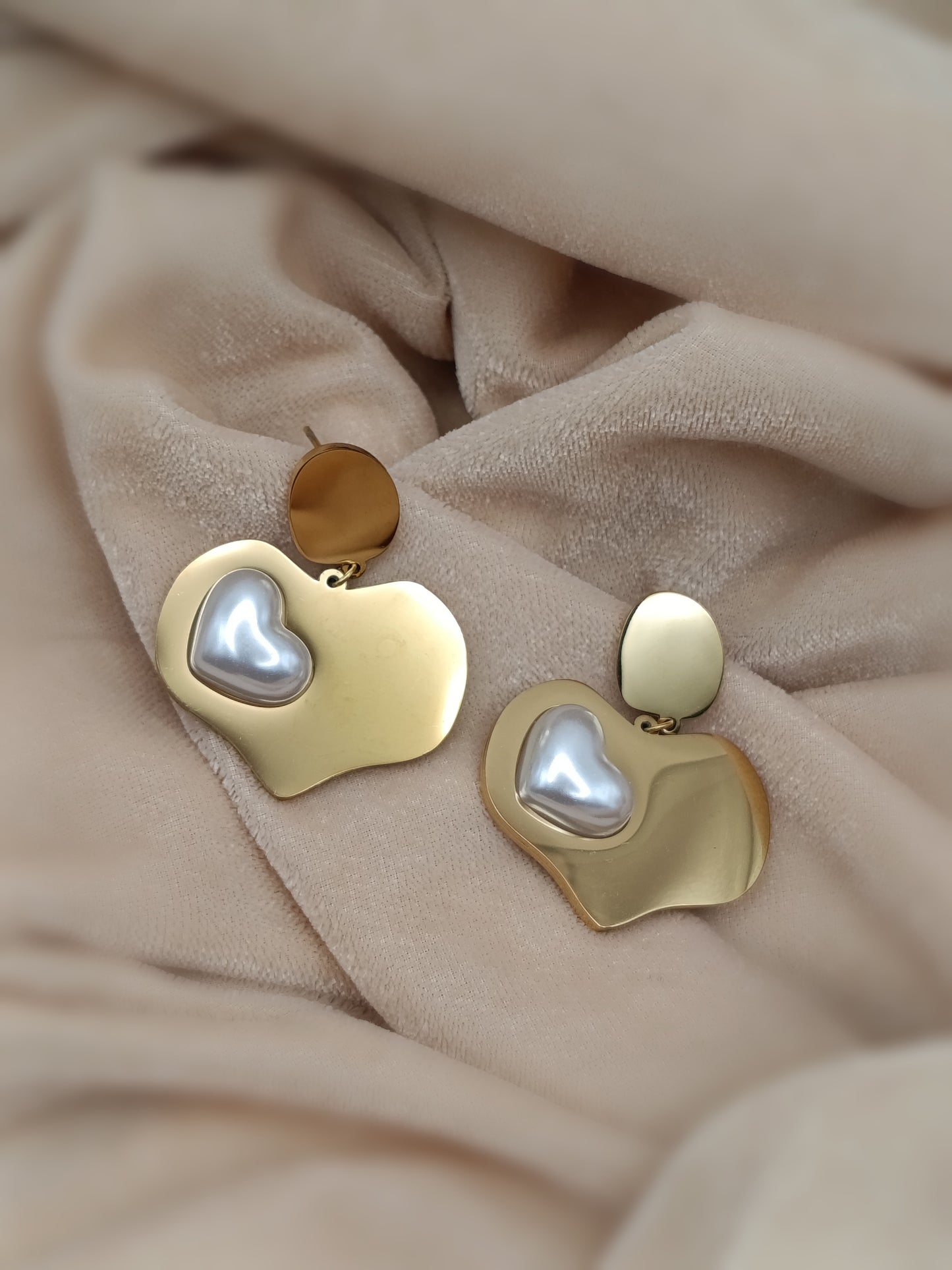 Gold-Plated Dangling Heart Earrings With Pearl