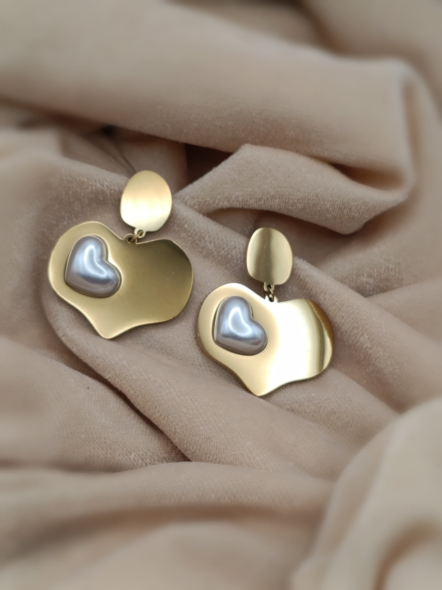 Gold-Plated Dangling Heart Earrings With Pearl
