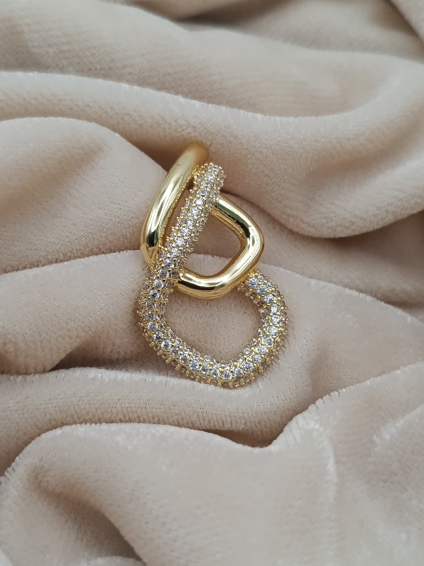 Gold-Plated Interlocking link drop earrings