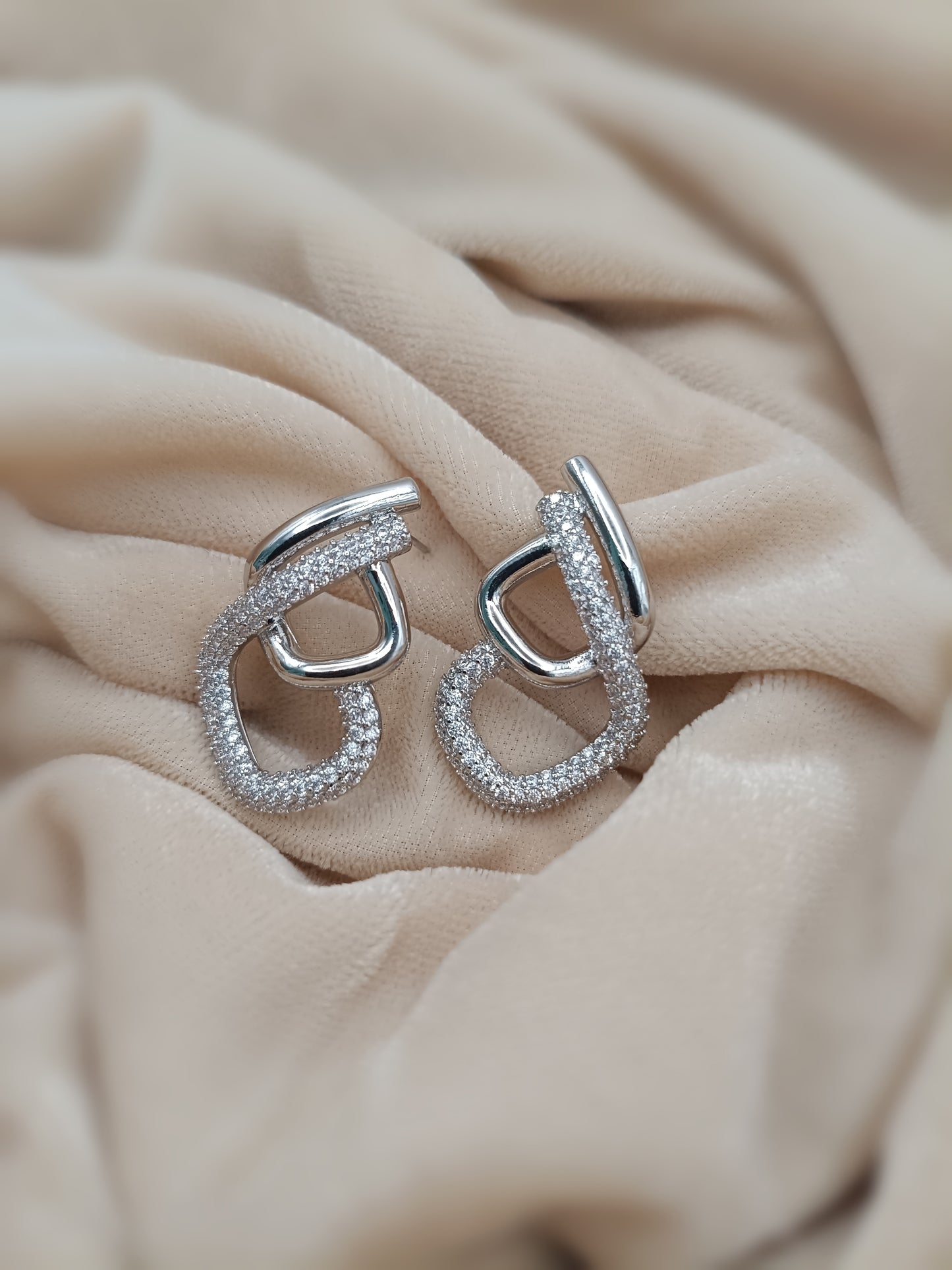 Gold-Plated Interlocking link drop earrings