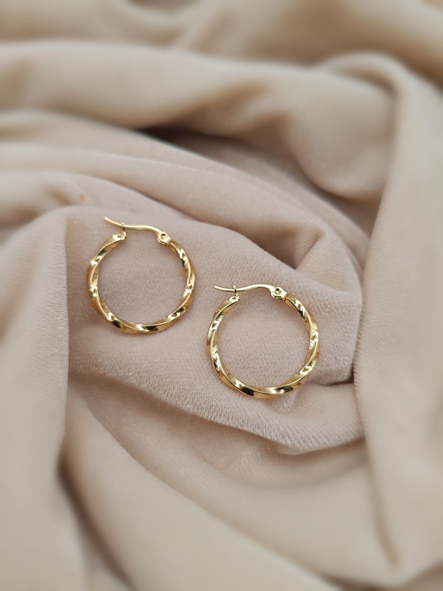 Gold Plated_Twisted Hoop Earrings