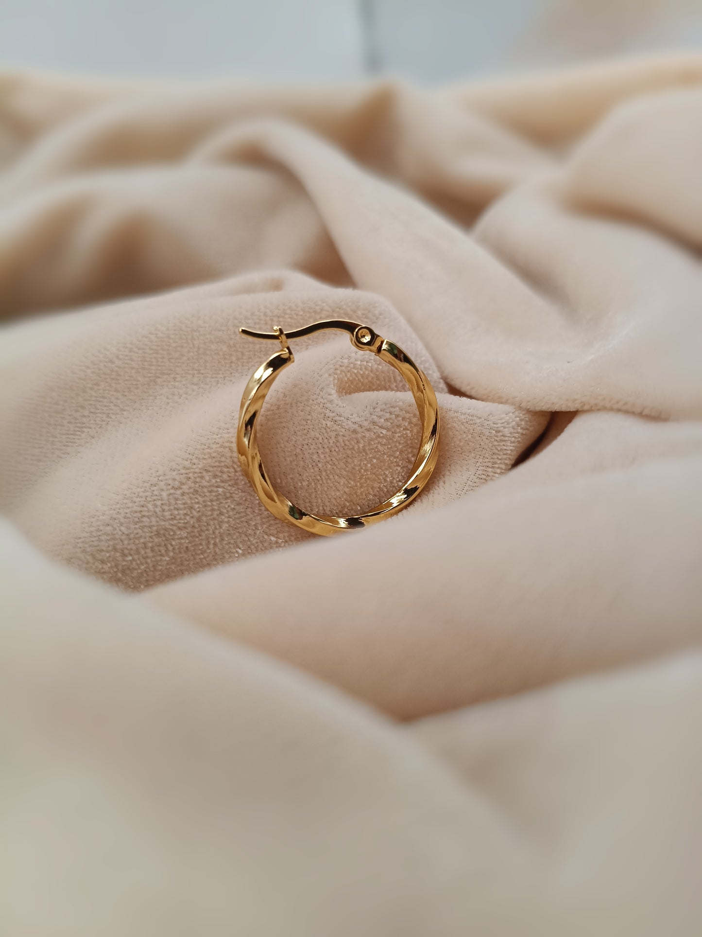 Gold Plated_Twisted Hoop Earrings
