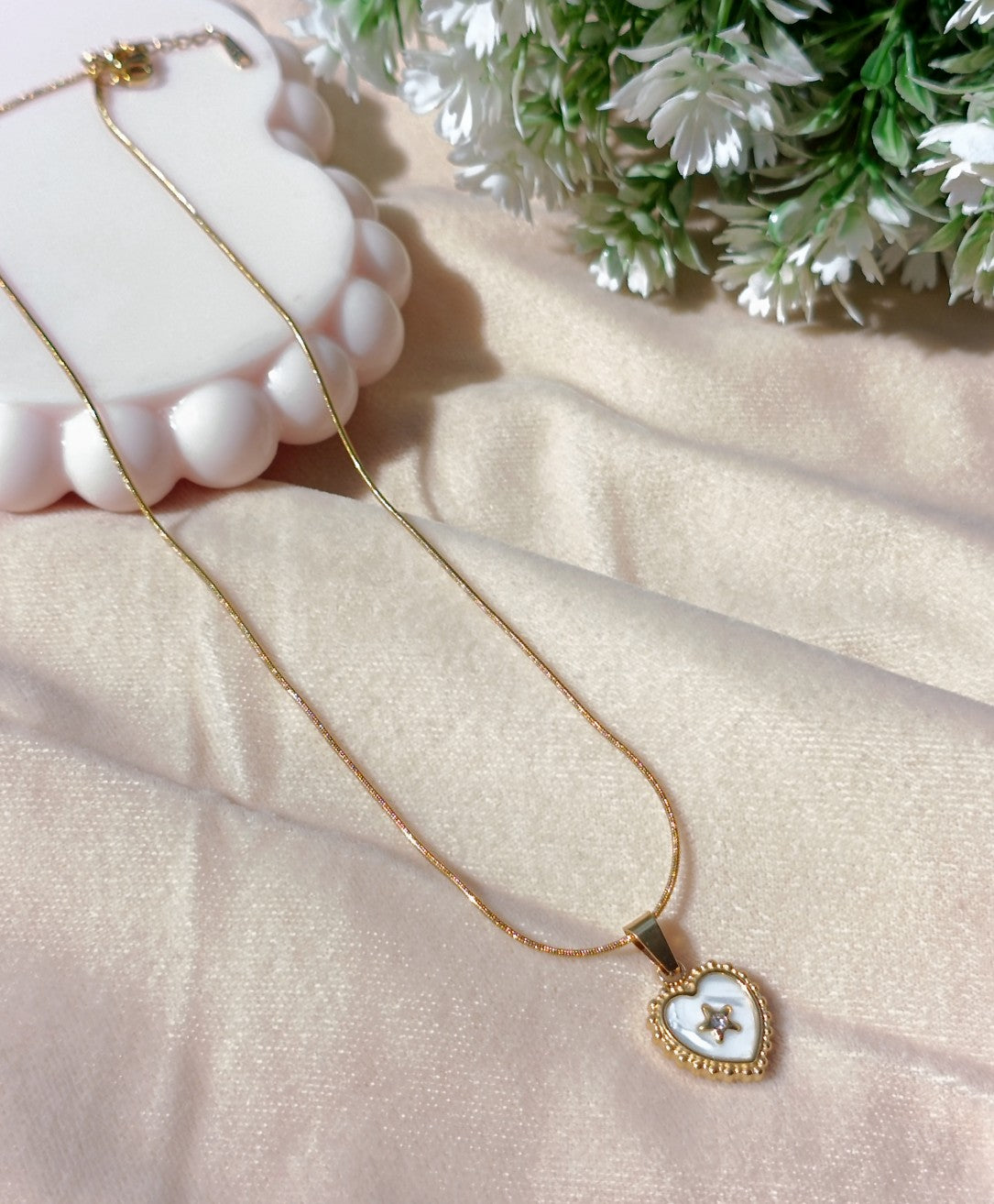 Gold Plated_Vintage-Inspired Heart Necklace
