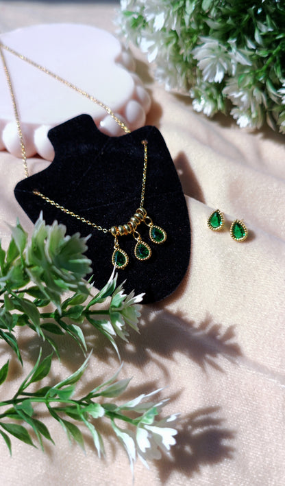 Gold Plated Green Heart Pendant Necklace Set