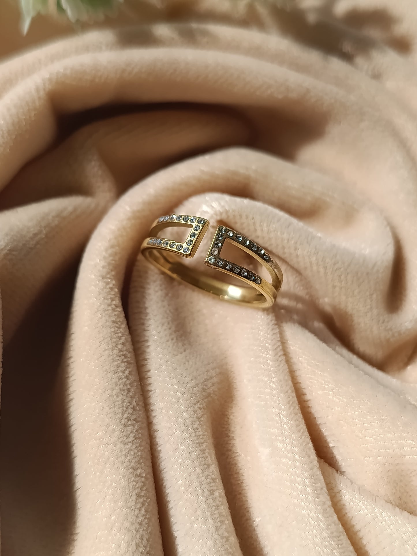 Anti Tarnish_Geometric-Style Gold-Plated Ring