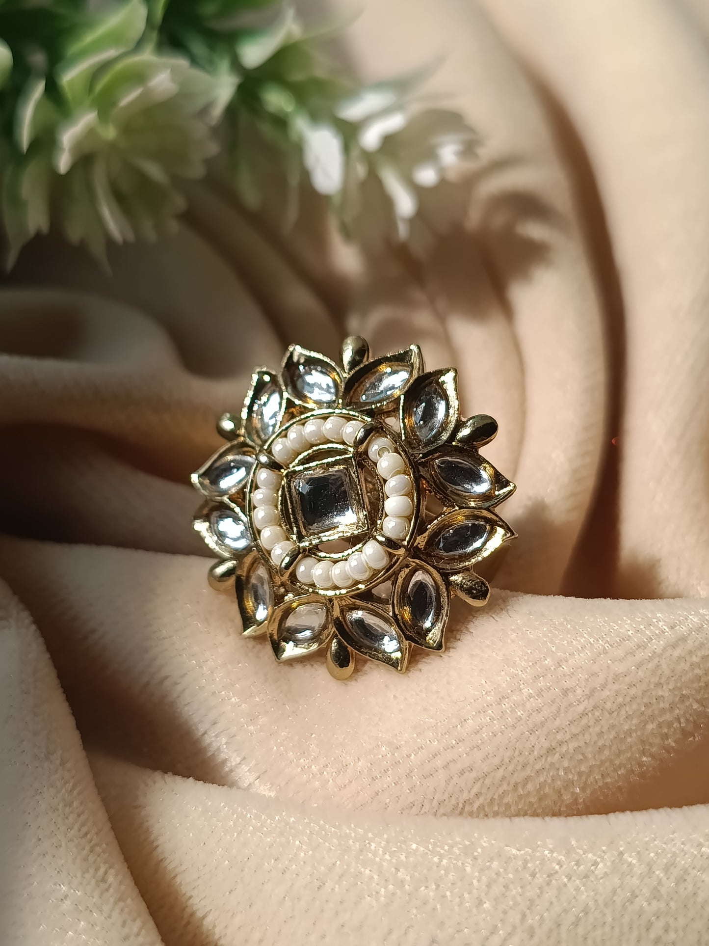 Gold-plated Adjustable Finger Ring With Kundan Stone