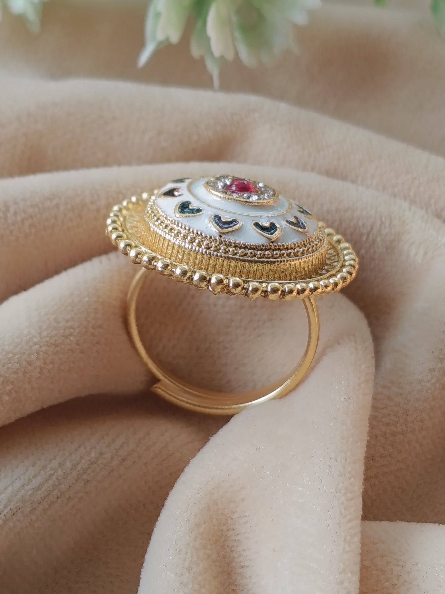 Traditional Rajwadi-Style Kundan Statement Ring