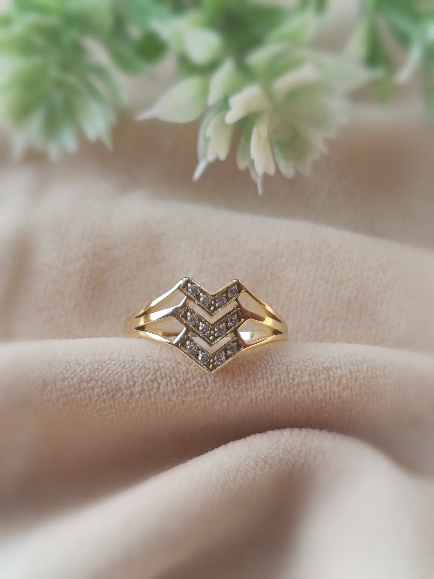Anti Tarnish_Chevron-Style Diamond Ring