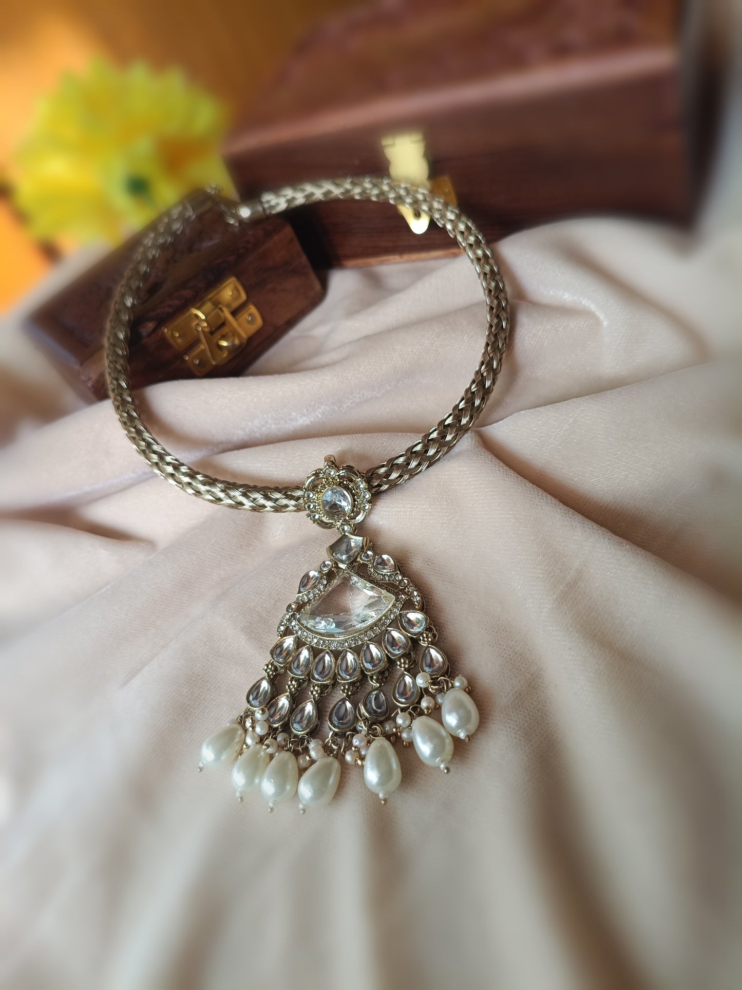Kundan Chand Pendant Necklace