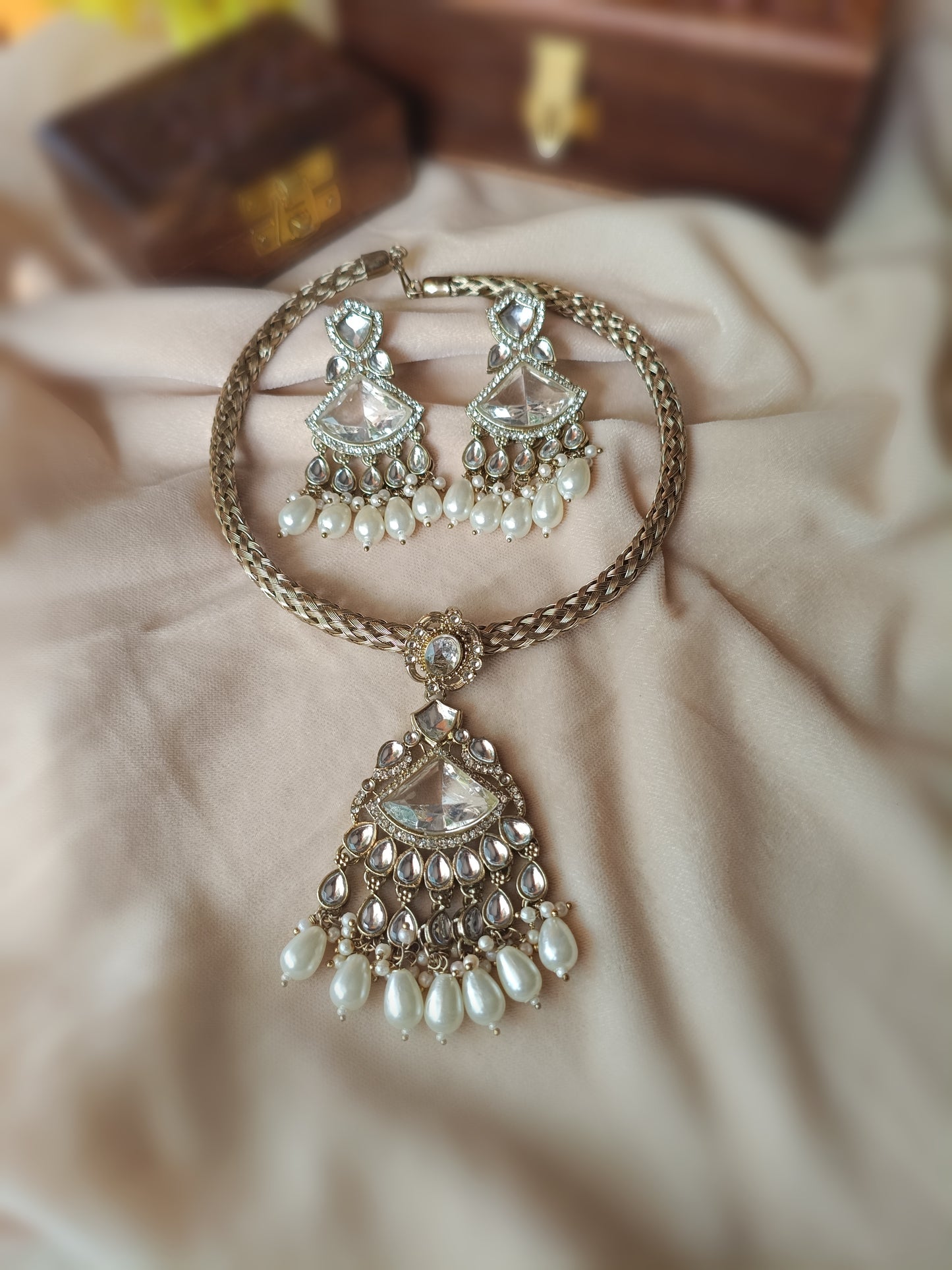 Kundan Chand Pendant Necklace