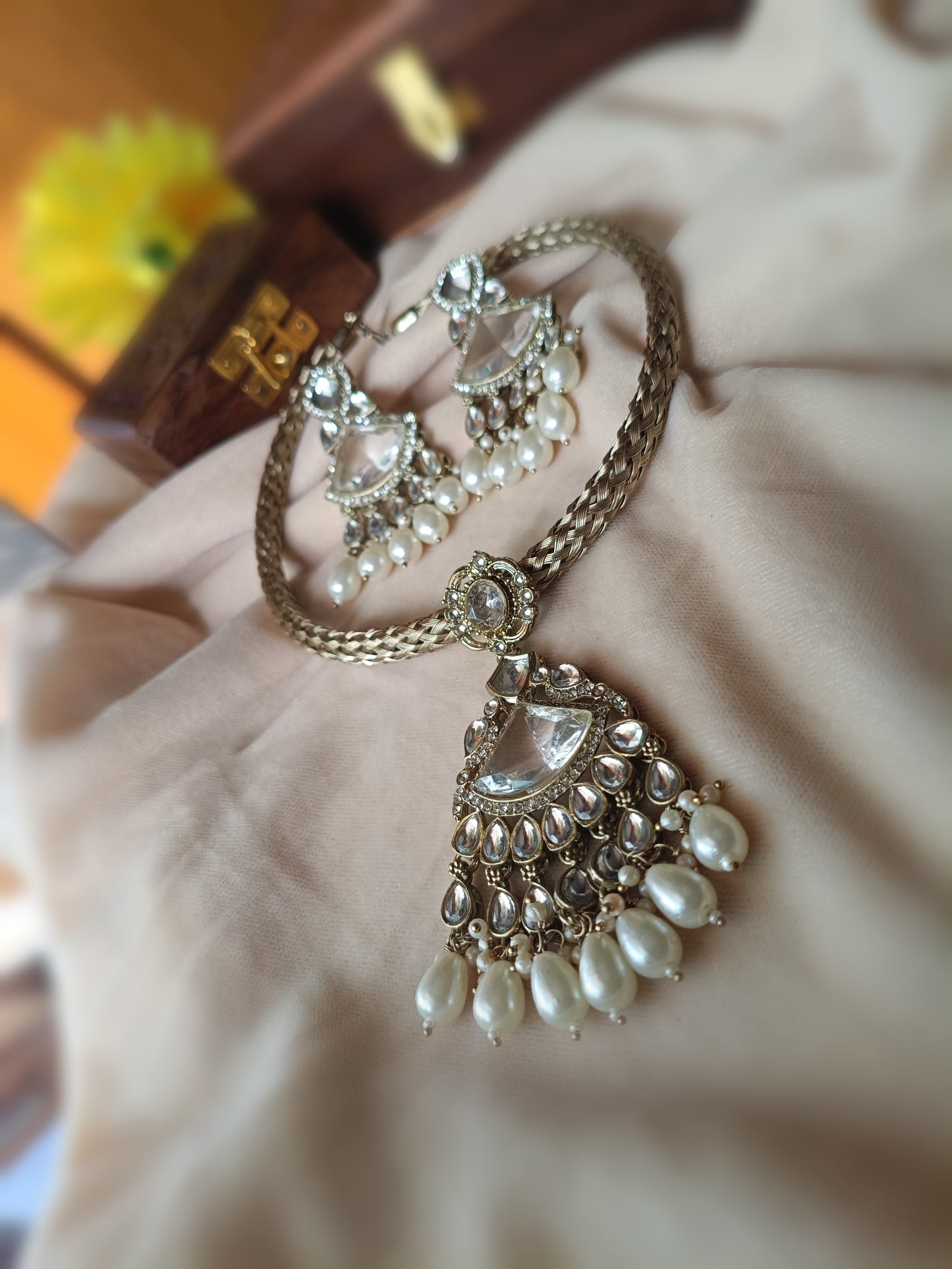 Kundan Chand Pendant Necklace