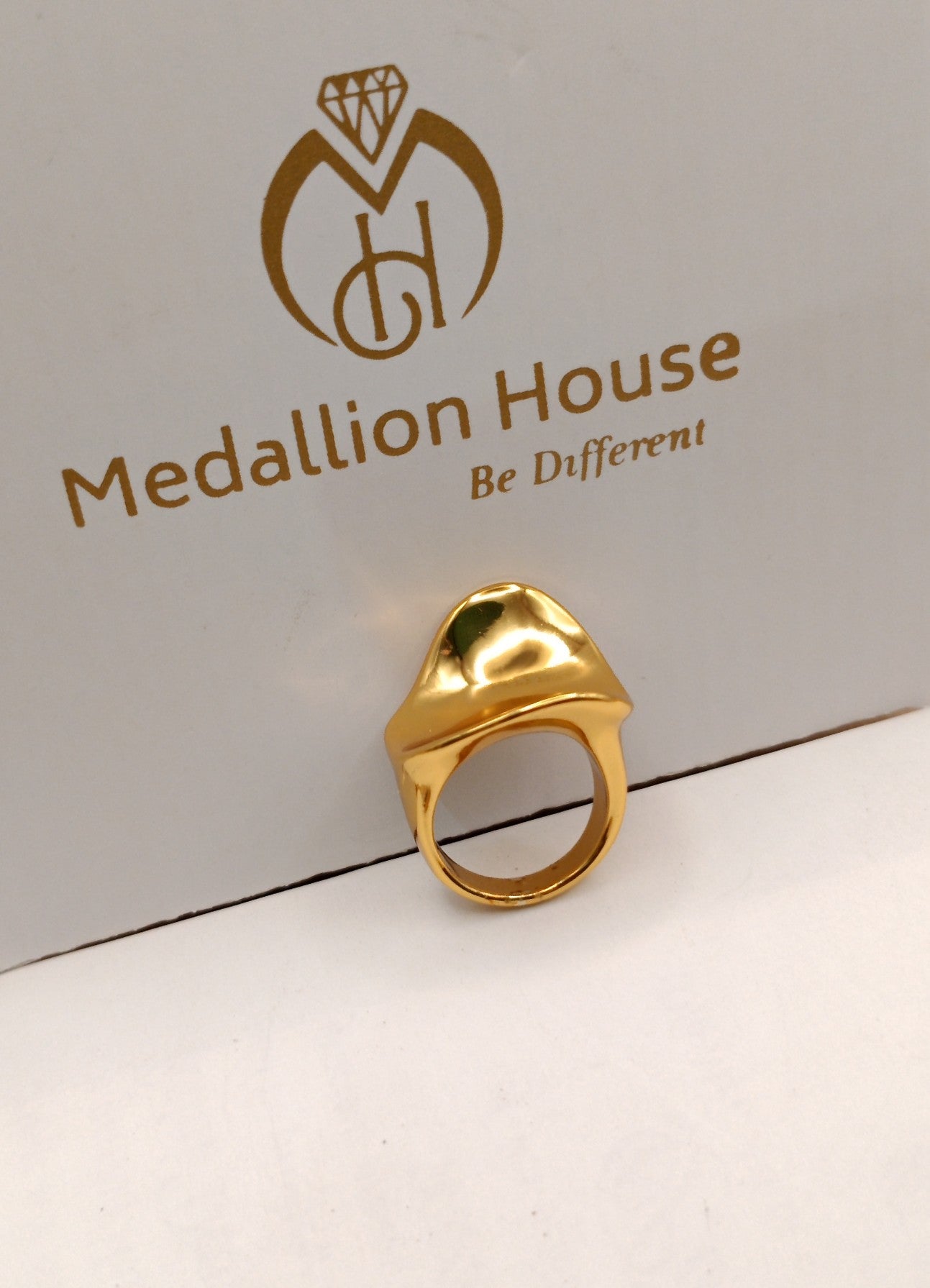 Anti Tarnish_Gold Plated Curve Ring