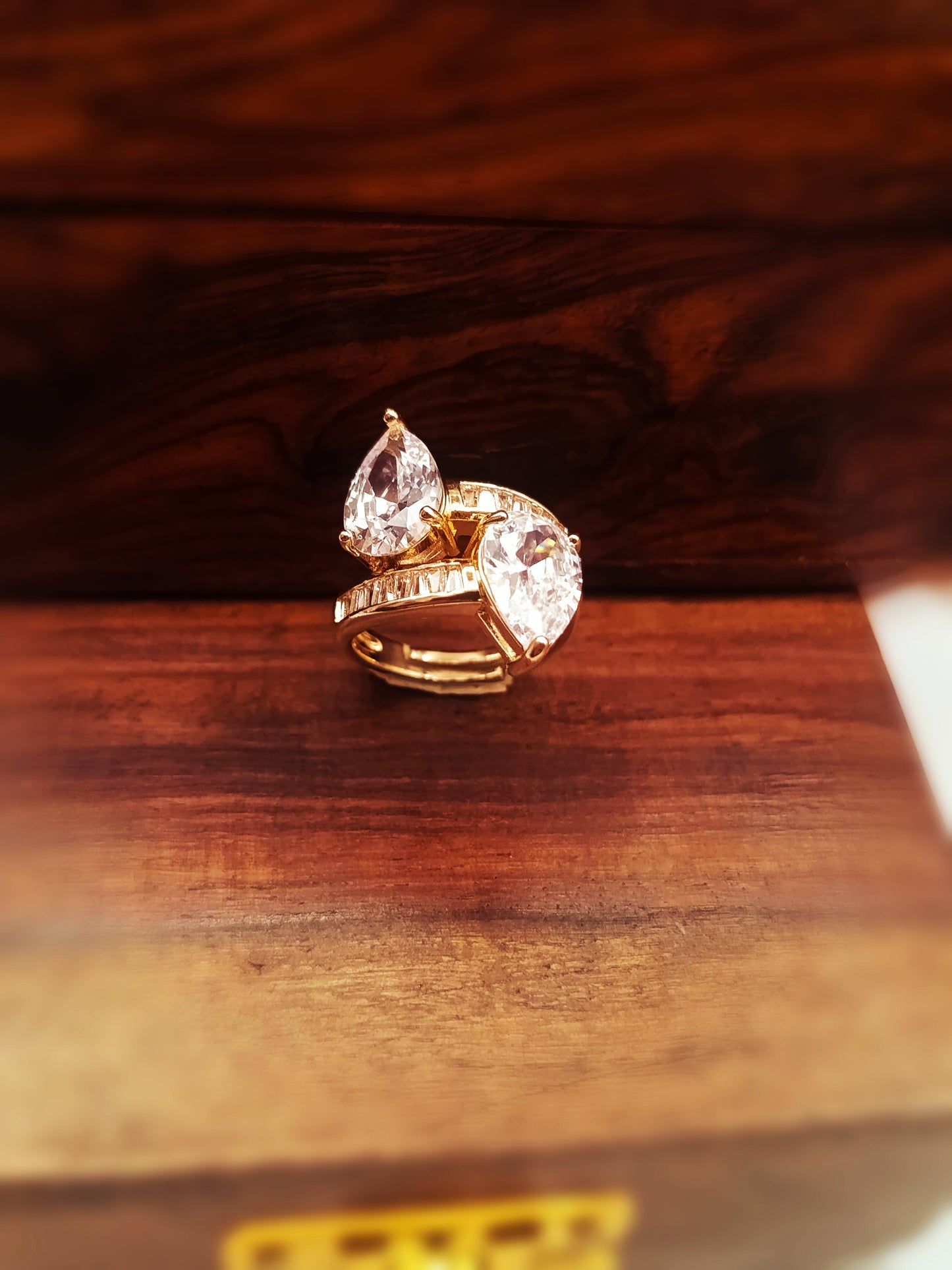 Gold Plated_Cubic Zirconia Pear Crossover Ring