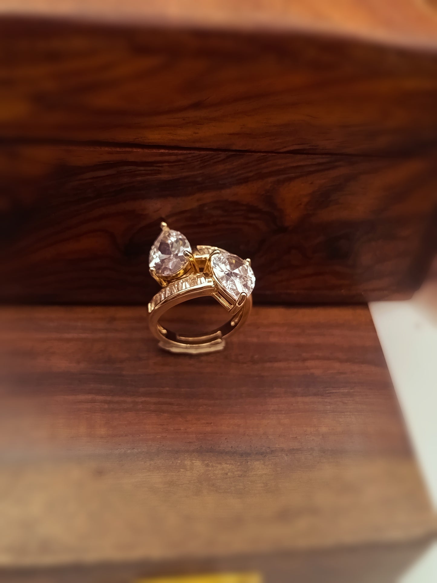 Gold Plated_Cubic Zirconia Pear Crossover Ring