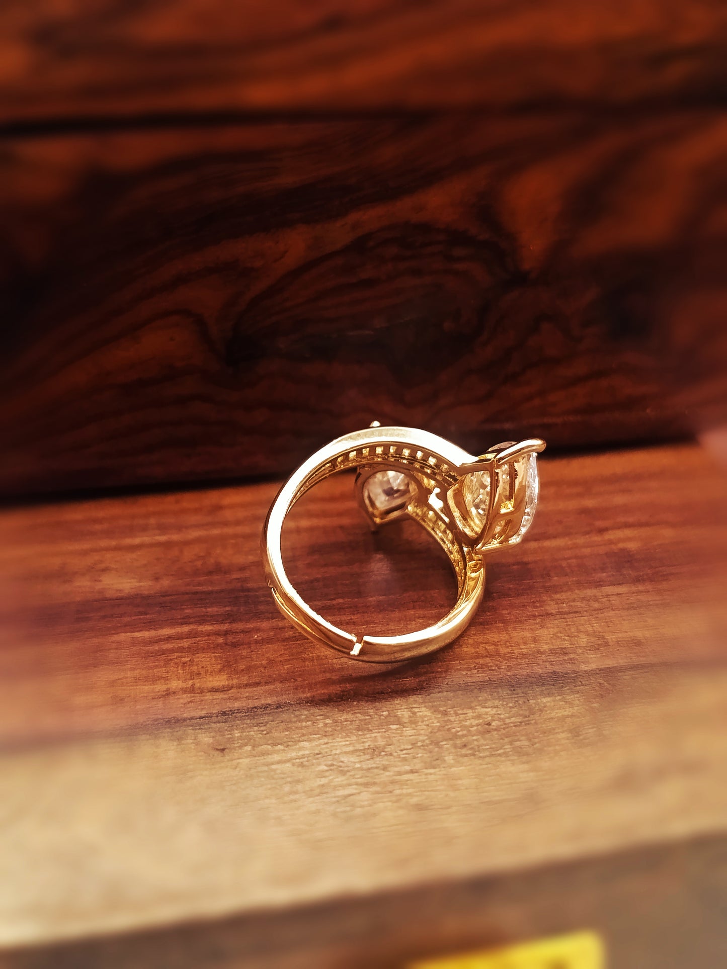 Gold Plated_Cubic Zirconia Pear Crossover Ring