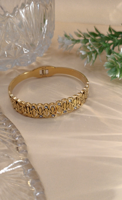 Anti Tarnish_Vortex Uncut Gold Plated Bracelet