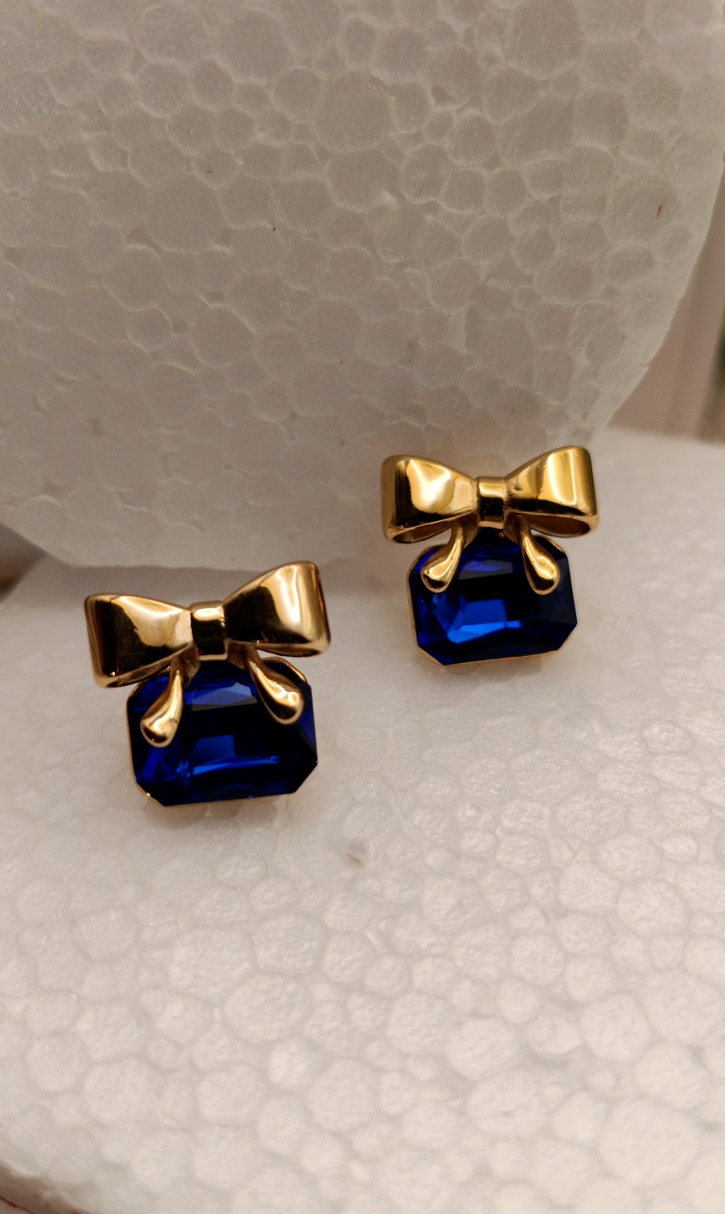 Anti Tarnish_Cubic Gemstone Bow Stud Earrings