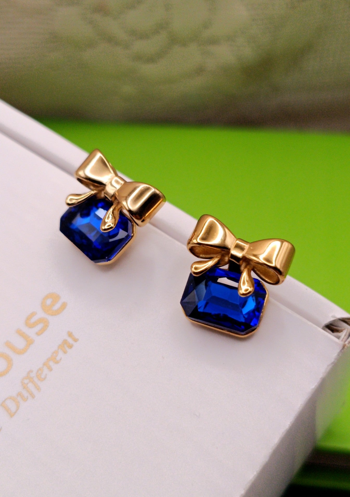 Anti Tarnish_Cubic Gemstone Bow Stud Earrings