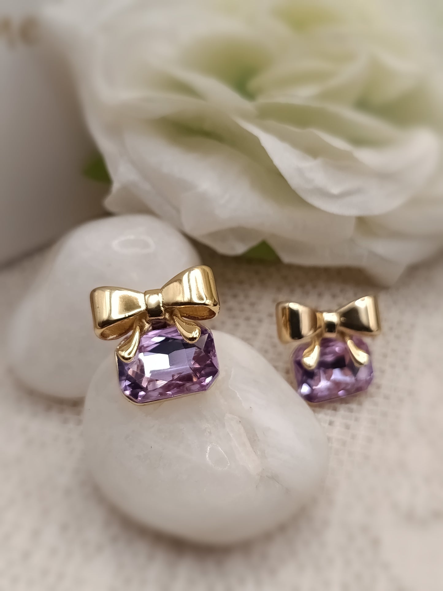 Anti Tarnish_Cubic Gemstone Bow Stud Earrings