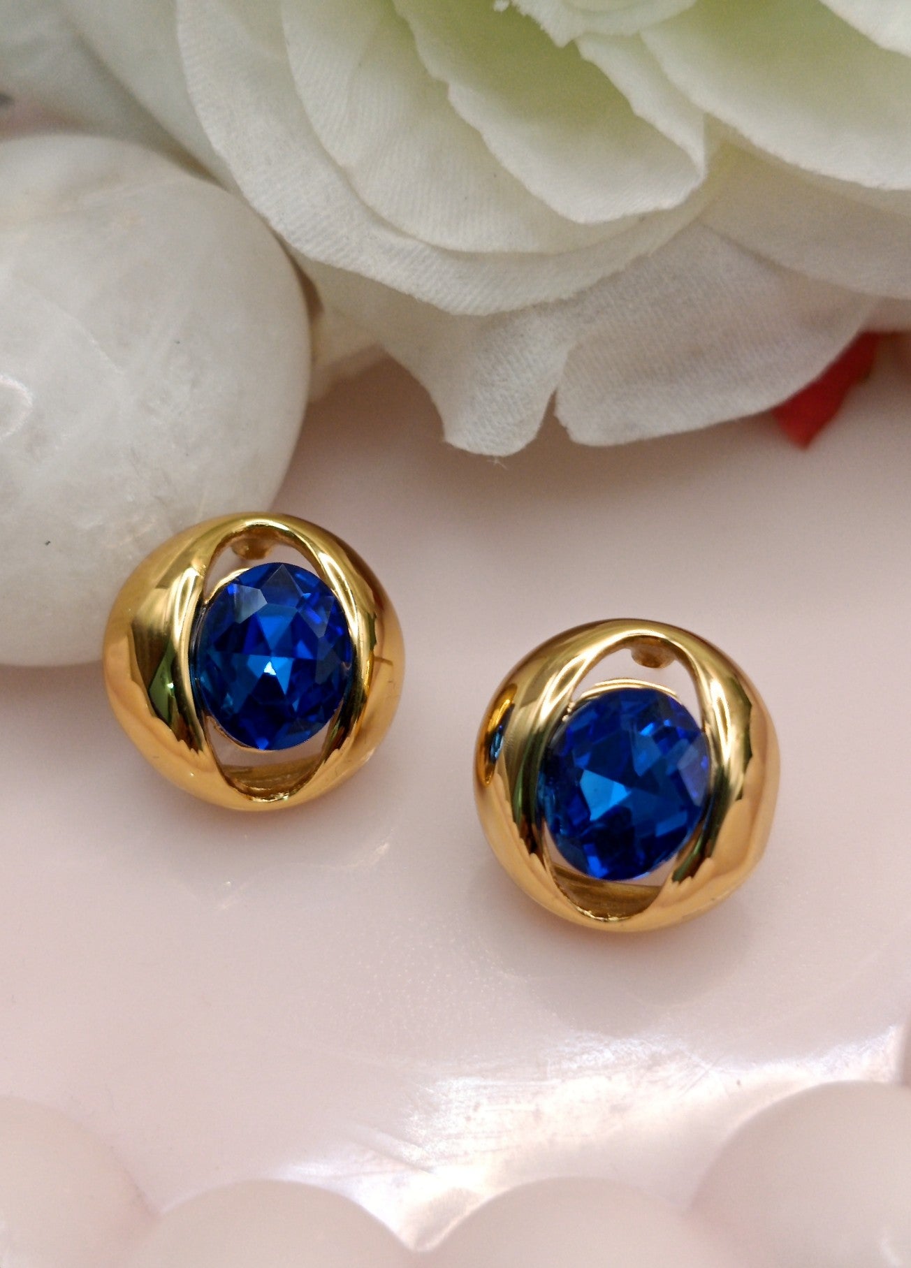 Anti Tarnish_Gold Plated Oval-Cut Green Stud Earrings
