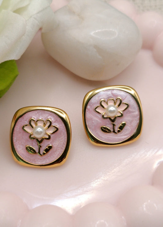 Anti Tarnish_Gold Plated Floral Antique Stud Earring
