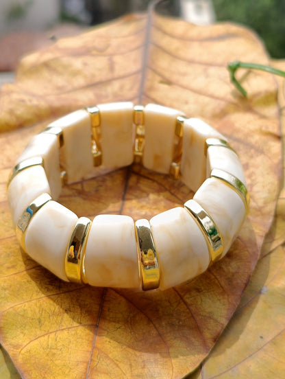 Marble-Effect Stretch Resin Bracelet