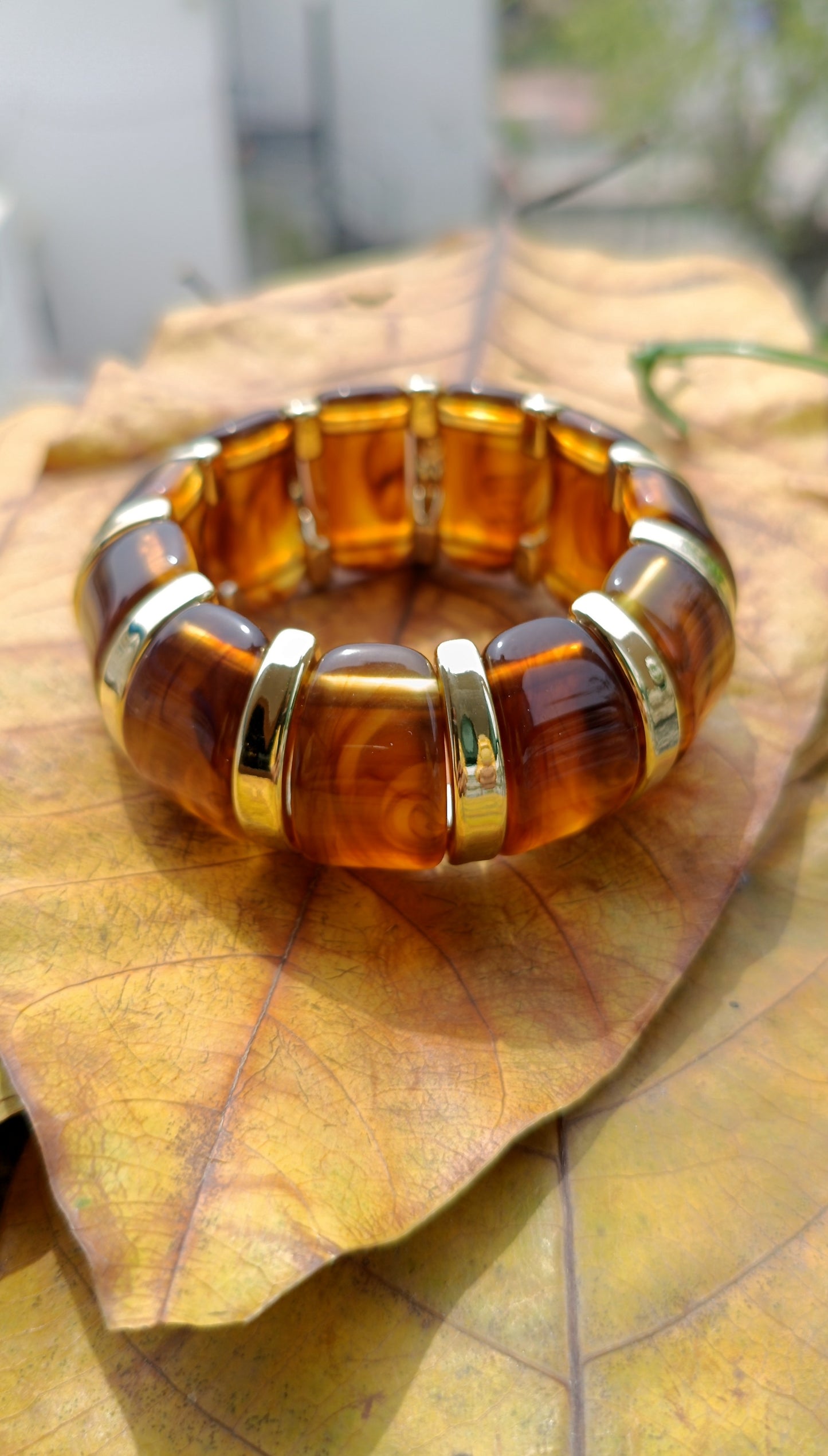 Marble-Effect Stretch Resin Bracelet