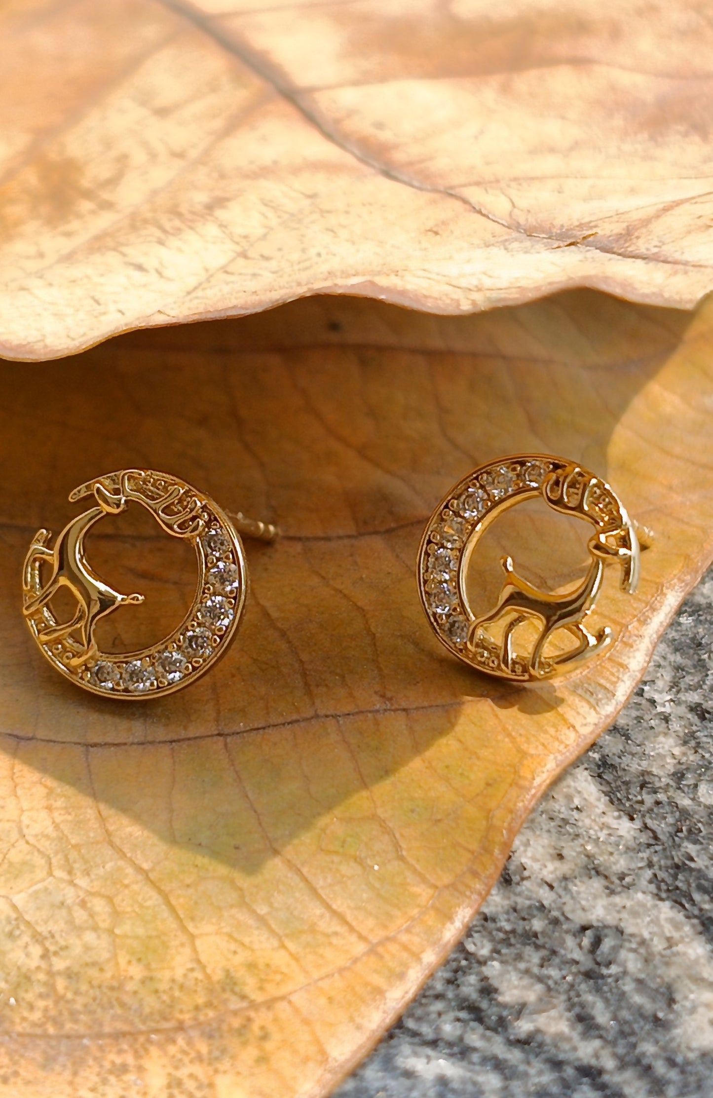 Anti Tarnish_Crescent Moon Reindeer Stud Earrings