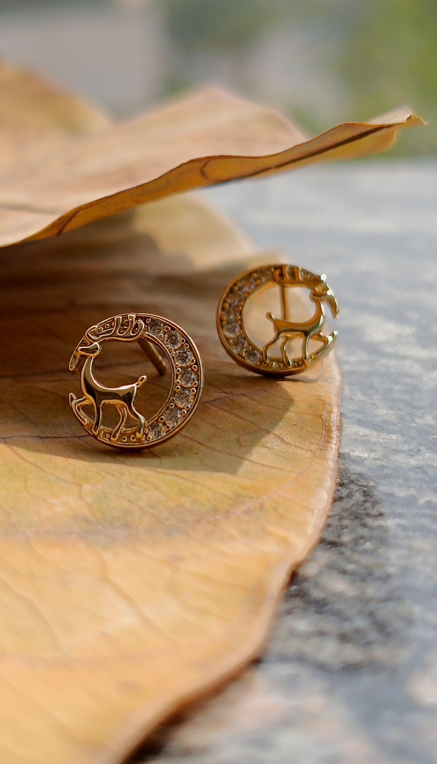 Anti Tarnish_Crescent Moon Reindeer Stud Earrings