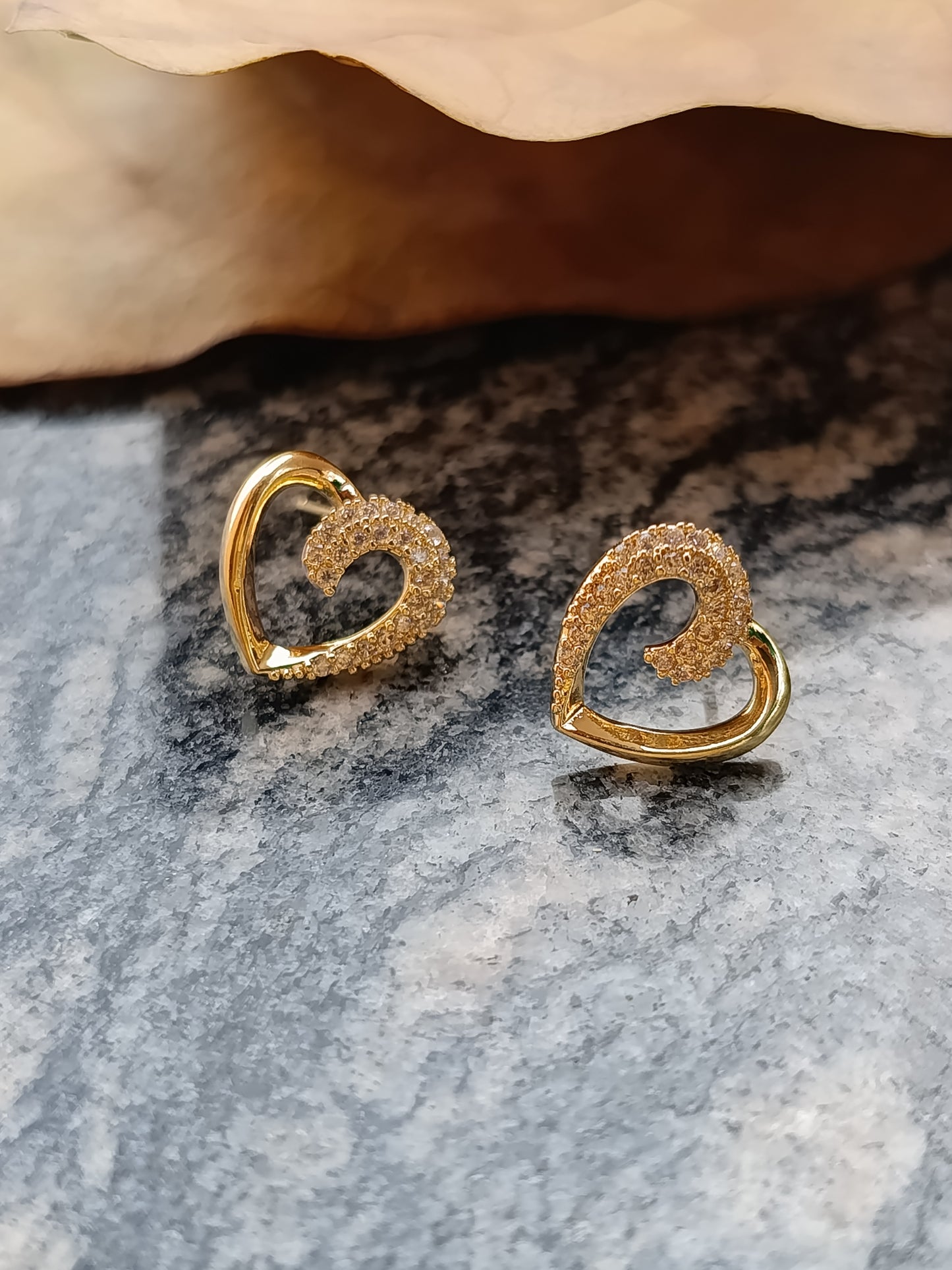 Anti Tarnish_Gold Plated Heart Shape Stud Earrings