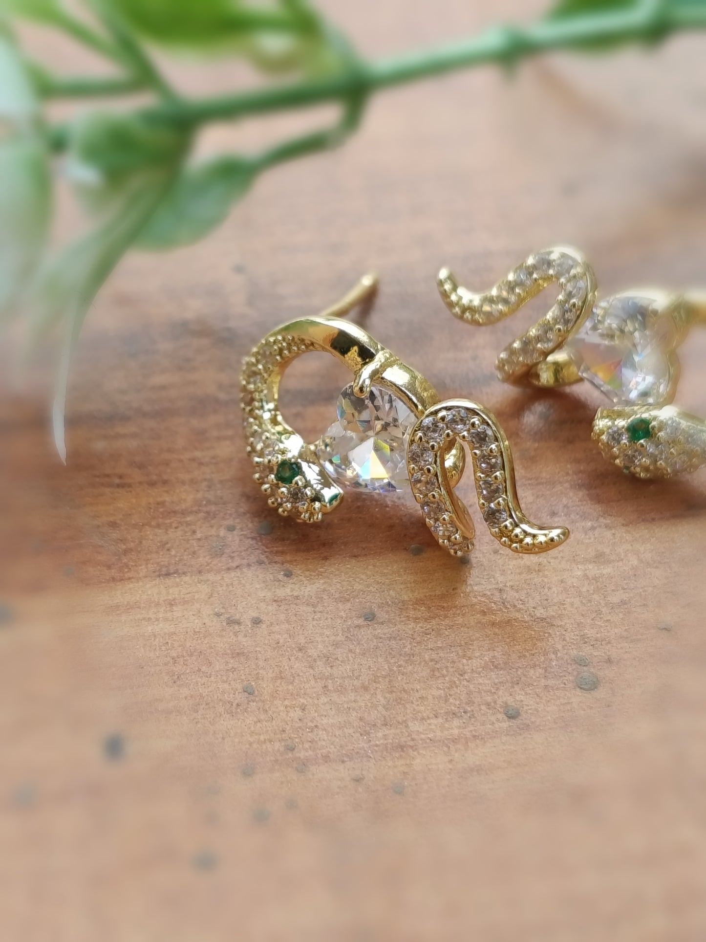 Anti Tarnish_Gold Plated Snake Shape Stud Earring