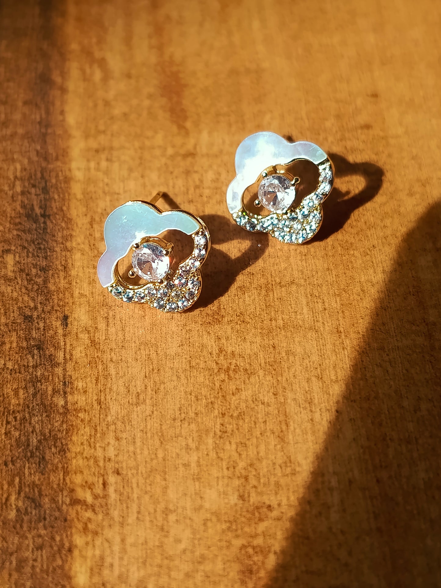 Anti Tarnish_Austrian crystals Cloud Shape Stud Earring