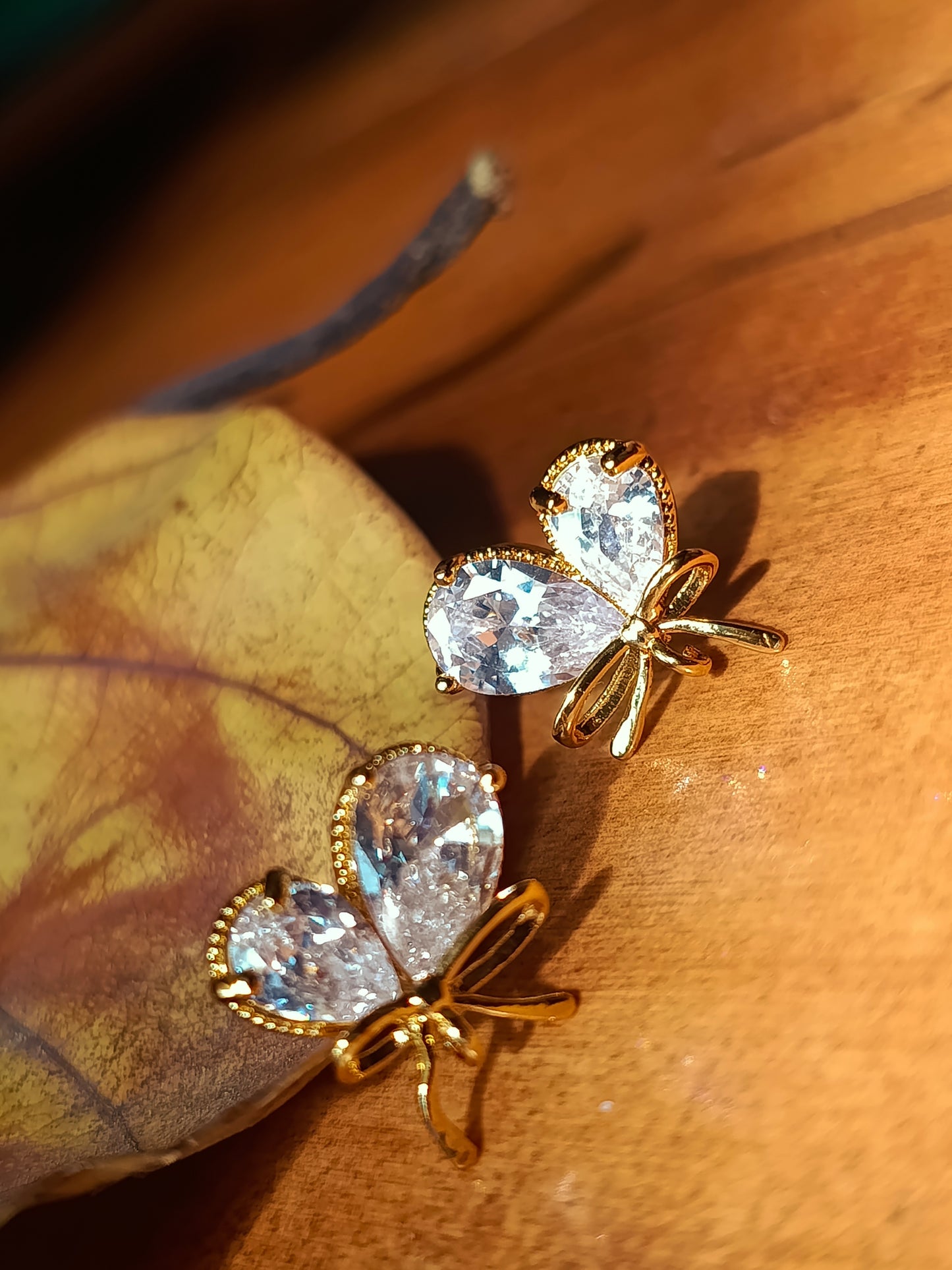 Anti Tarnish_Gold Plated Zircon Stone Bow-Shaped Stud Earrings