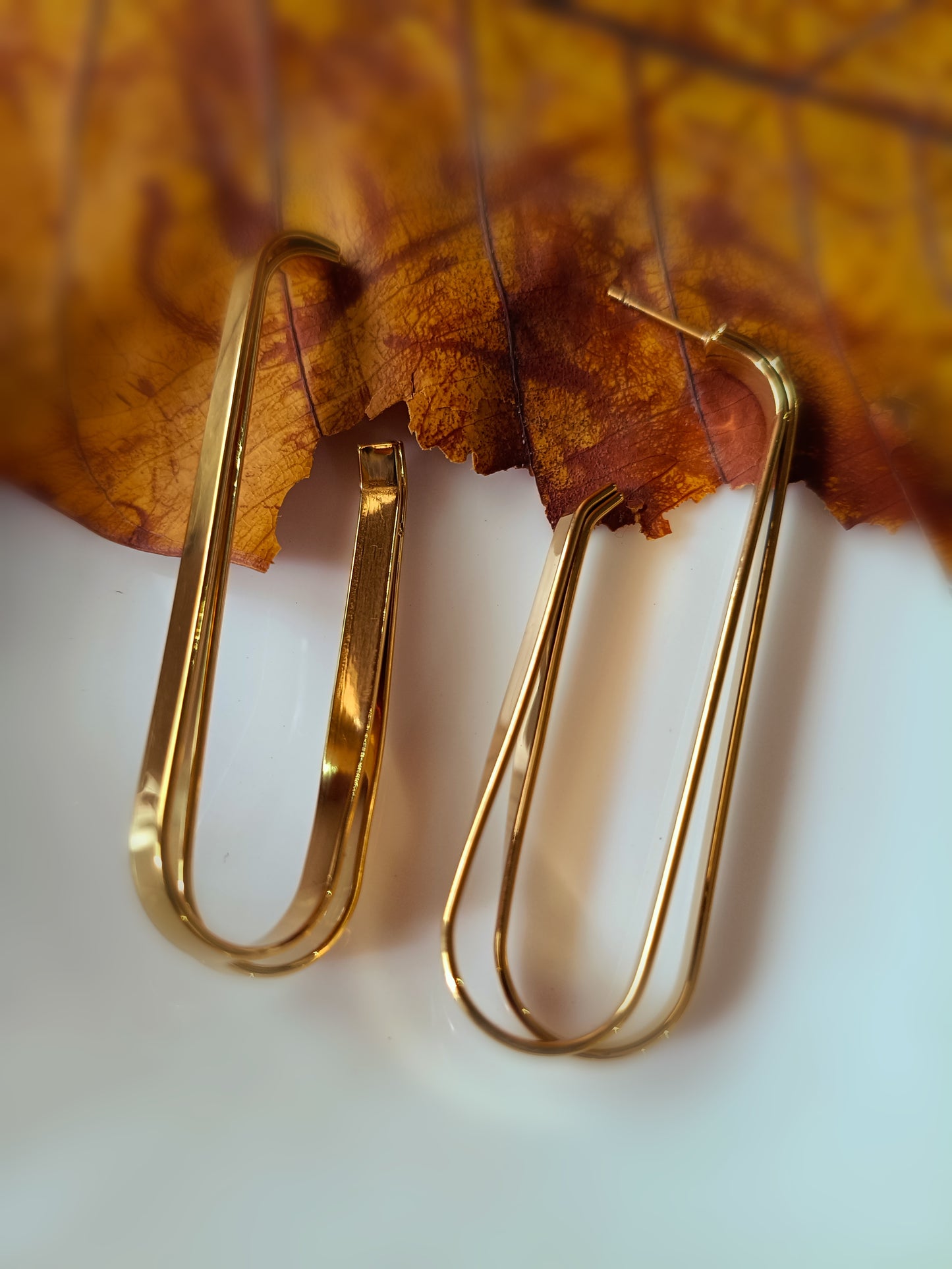 Anti Tarnish_Julia Elongated Gold Hoop Earrings