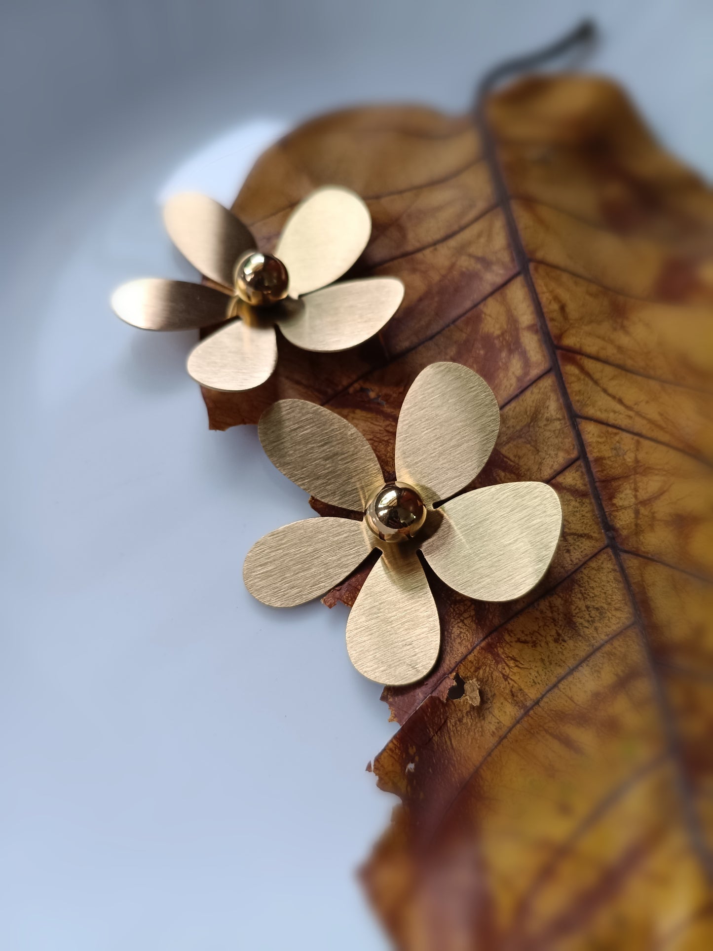 Anti Tarnish_Gold Plated Floral Dangler Earrings